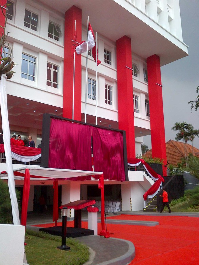 kantor baru pdip