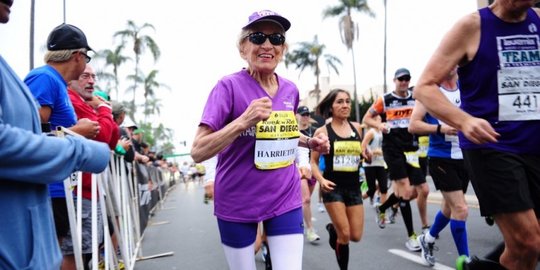 Nenek 92 tahun ini jadi manusia tertua ikut lomba lari maraton