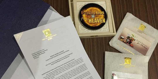 sebut bakal ada ufo mendarat di monas rev2