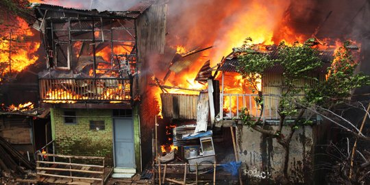 20 Rumah terbakar, puluhan KK di Medan kehilangan tempat tinggal