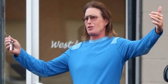 Ini reaksi putri Caitlyn Jenner soal posenya di cover majalah