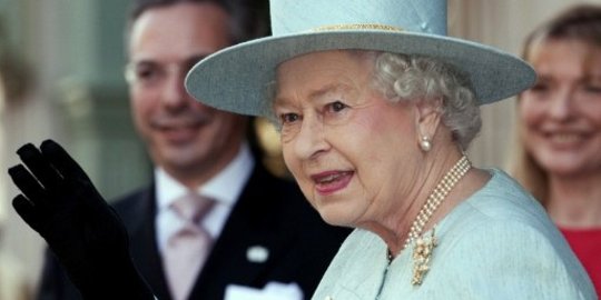 Kebanyakan duit, dana operasional Ratu Elizabeth II akan disunat