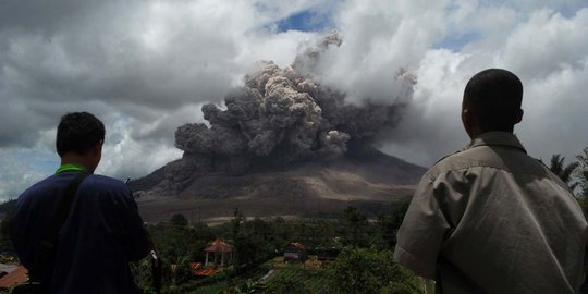 Status Gunung Sinabung naik menjadi 'awas'