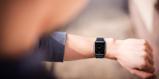Perbandingan Samsung Gear dan Apple Watch