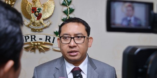 Fadli Zon: JK tak usah campuri Golkar, kita diambang krisis besar