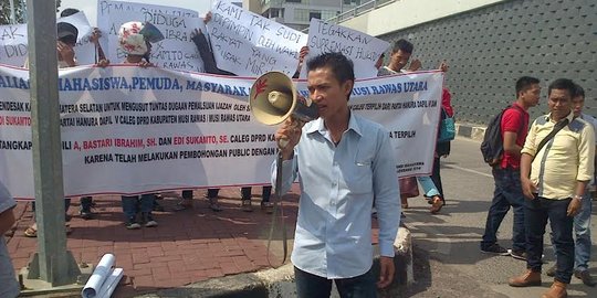 Kasus ijazah palsu Wakil Bupati Rohil mandek di Polda Riau