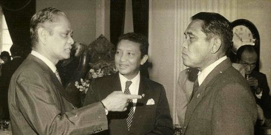 Kisah kepala Benny Moerdani nyaris ditembak pasukan elite Inggris