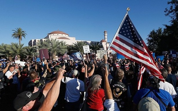 demo anti islam di phoenix