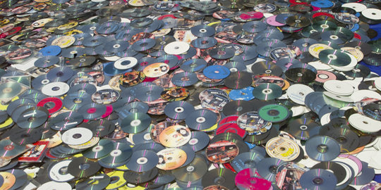 Jelang Ramadhan, ribuan VCD porno di mal Batam disita