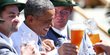 Gaya Obama bersulang bir saat hadiri KTT G7 di Jerman