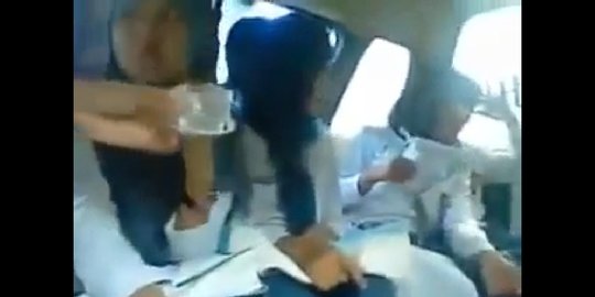 Orangtua protes anak dikeluarkan sekolah karena kepergok pesta miras