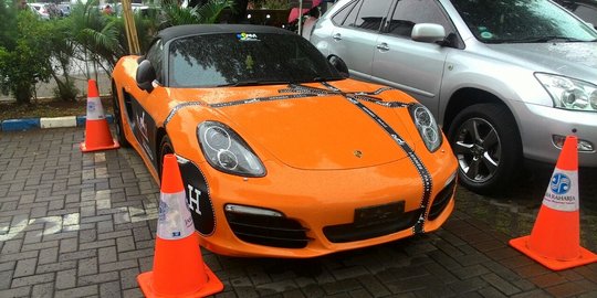 3 Orang dari showroom urus Porsche yang diamankan Polres Jakut