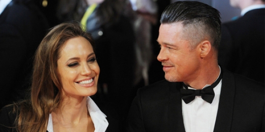 Terlampau kaya, Angelina Jolie - Brad Pitt siap beli 