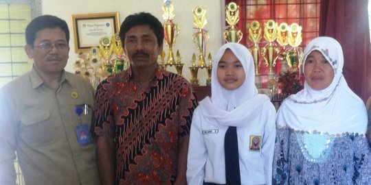 Mellina gadis sederhana, peraih nilai UN SMP tertinggi di Yogya