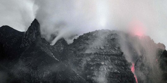 Memantau kubah Gunung Sinabung melebar pasca erupsi