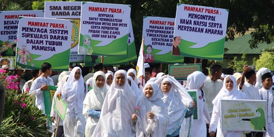 Sambut Ramadan, ribuan warga Aceh adakan pawai akbar