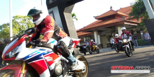 10 pembeli pertama big bike Honda ikut turing Bali - Lombok