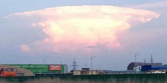 Perang nuklir dimulai? Awan 'cendawan' muncul di langit Rusia