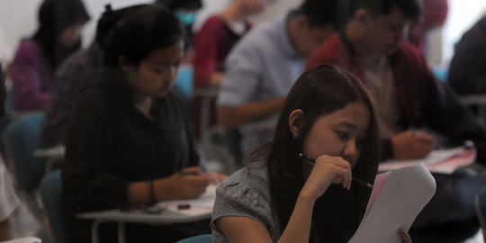 Calon mahasiswa & joki tertangkap basah saat bertukar soal di UNS