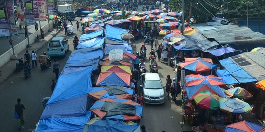 Ahok soal PKL Tanah Abang: Nekat jualan saya sita 