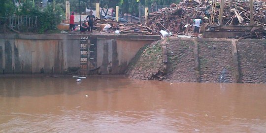 Asrama militer di Singkawang diterjang banjir bandang