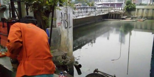 Terpeleset di Kali Ciliwung, Marzuki ditemukan tewas