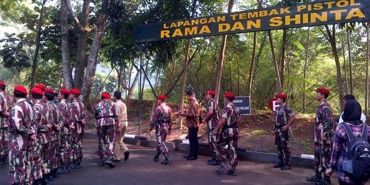 Kapok GOR jadi gedung pernikahan, Ahok ajak TNI urus lapangan tembak