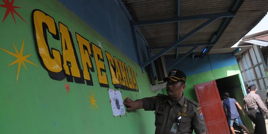 Tak punya IMB, Lapo dan kafe di dekat Taman Mini disegel