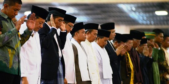 Presiden Jokowi tarawih pertama di Masjid Istiqlal