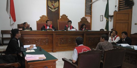 Jaksa bacakan tuntutan di sidang admin TrioMacan2000