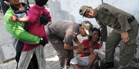 Ramadan, Solo banjir pengemis di perkampungan