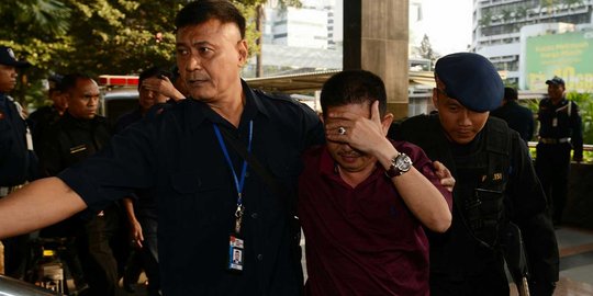 Tiba di KPK, 4 tersangka suap RAPBD Musi Banyuasin langsung ditahan