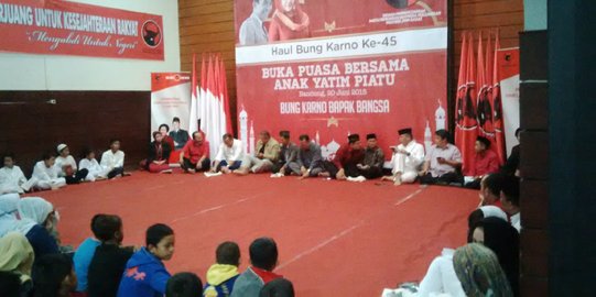 Haul Bung Karno, PDIP Bandung gelar buka puasa bareng anak jalanan