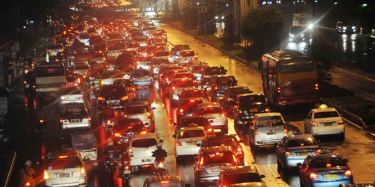 Pekerja di Sudirman, Thamrin dan Kuningan keluhkan macet Jakarta