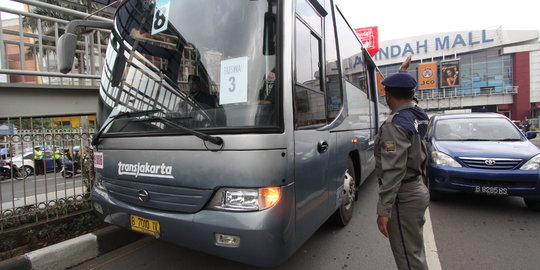 Polisi selidiki kelalaian pengelola Transjakarta tabrakan di Mampang