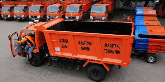 Agar Jakut bersih, Dinas Kebersihan tambah 60 truk sampah baru