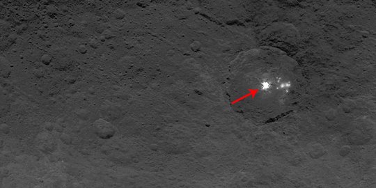 Ini penampakan cahaya di asteroid raksasa yang hebohkan NASA