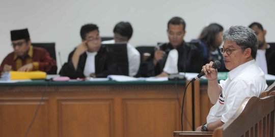 Kesaksian pejabat ESDM di sidang korupsi Waryono Karno