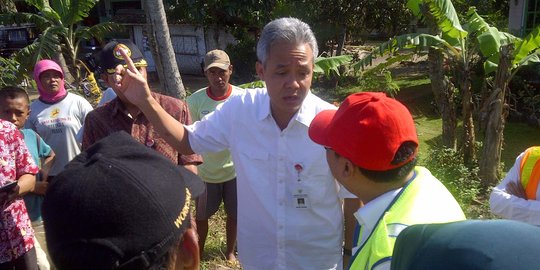 Kemarahan Ganjar temui jalan rusak di lingkar selatan Jateng