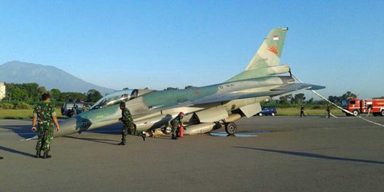 Pesawat F-16 kecelakaan usai latihan di Lanud Iswahjudi di Madiun