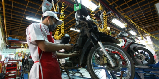 Servis khusus 'Rebo Kemis Ekonomis' di 258 AHASS Jabar