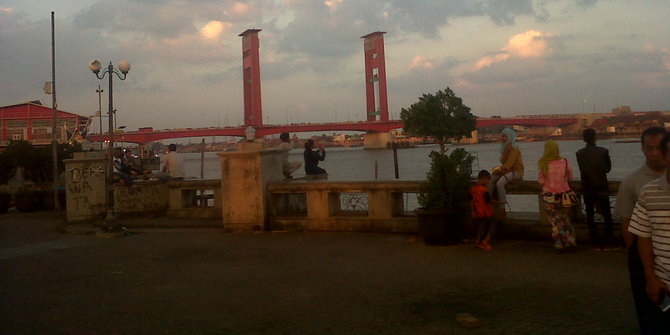 BKB dan Jembatan Ampera, lokasi favorit ngabuburit warga Palembang