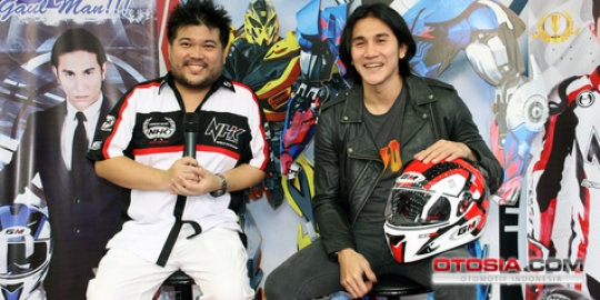 DMI luncurkan 2 varian helm GM Race Pro