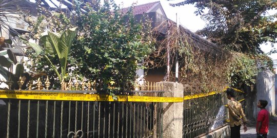 Perampok yang bakar rumah, tidur pakai 'bantal' dolar Rp 3 M