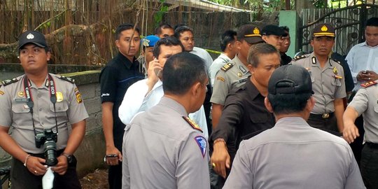 Polisi baru sita cangkul dan sekop diduga buat kubur Angeline