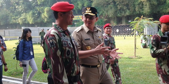 Tak cuma TNI, Ahok kini juga gandeng mesra Polri