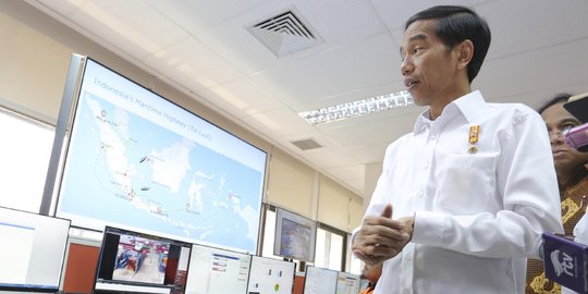 Presiden Jokowi panggil belasan ekonom jelang reshuffle kabinet