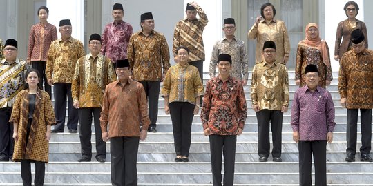 4 Desakan kuat kepada Jokowi segera reshuffle menteri