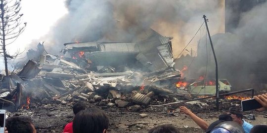 Pesawat Hercules jatuh di Medan sedang bawa logistik ke Natuna