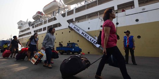 Menteri Jonan janji beri diskon pemudik naik kapal Ferry siang hari